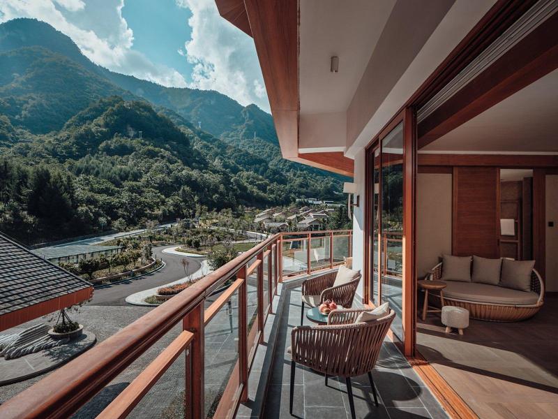 1 Bedroom Suite Garden View Lounge Access