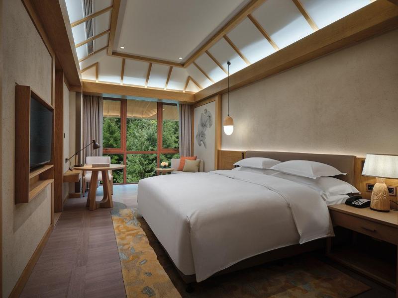 Crowne Plaza Shennongjia image 7