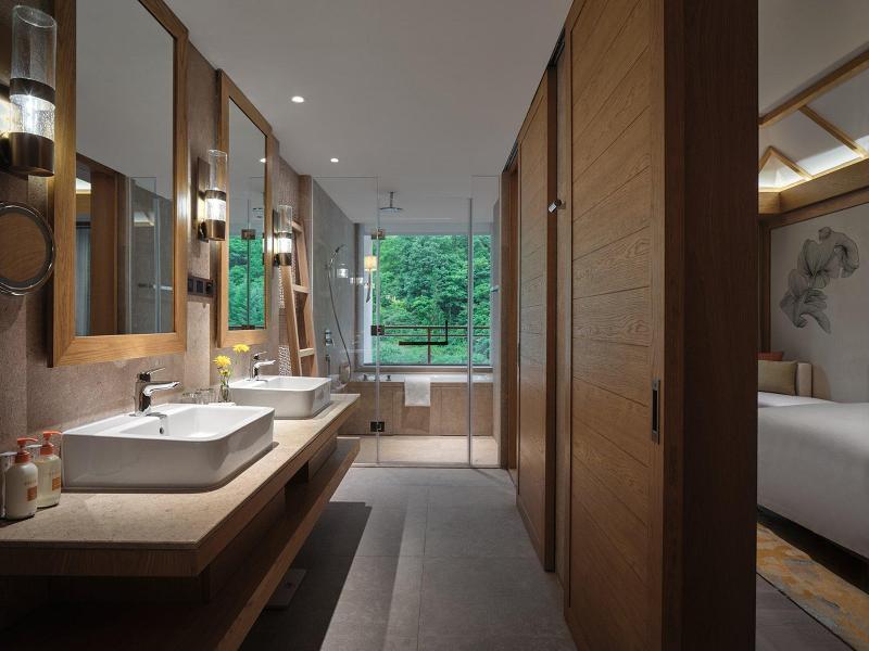 Crowne Plaza Shennongjia image