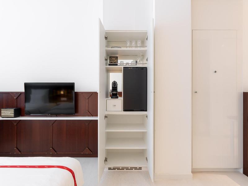 Ruby Ella Hotel Cologne by IHG image