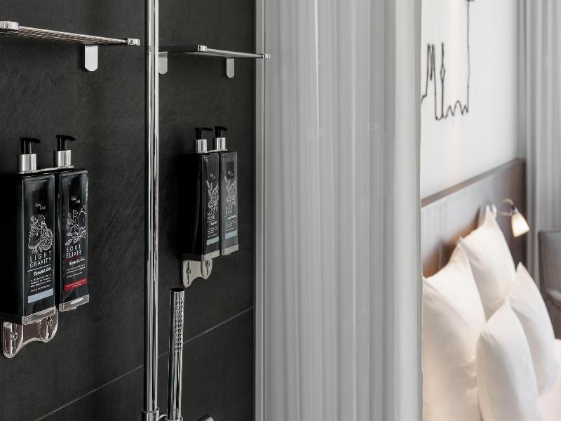 Ruby Ella Hotel Cologne by IHG image