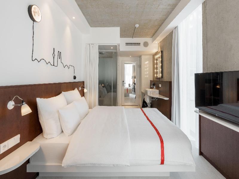Ruby Ella Hotel Cologne by IHG image