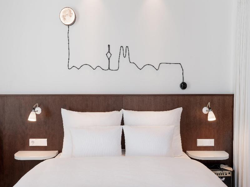 Ruby Ella Hotel Cologne by IHG image