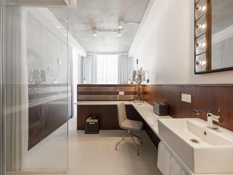 Ruby Ella Hotel Cologne by IHG image