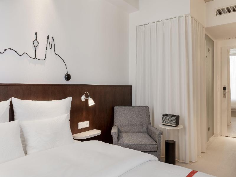 Ruby Ella Hotel Cologne by IHG image
