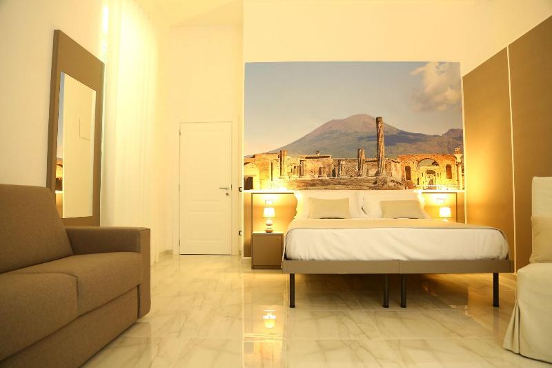 Palazzo Caracciolo Del Sole - Image 1