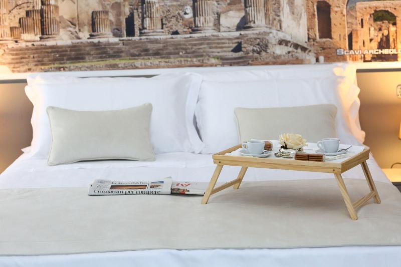 Palazzo Caracciolo Del Sole - Image 2