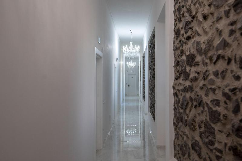 Palazzo Caracciolo Del Sole - Image 10