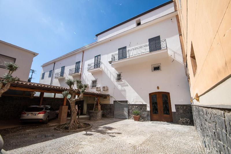 Palazzo Caracciolo Del Sole - Image 3