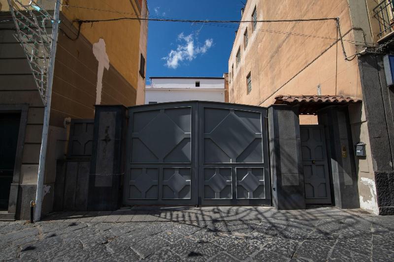 Palazzo Caracciolo Del Sole - Image 5