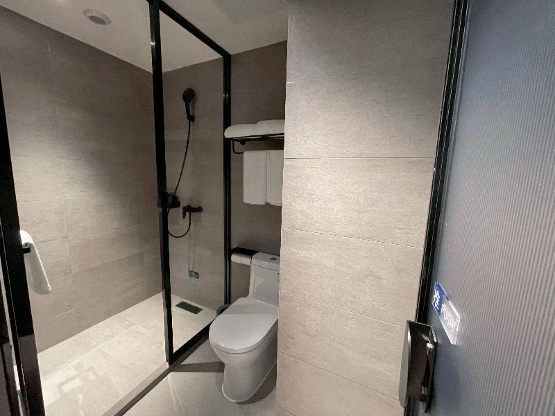 Hanting Hotel Zhuhai Gongbei Port Qinglv Road image