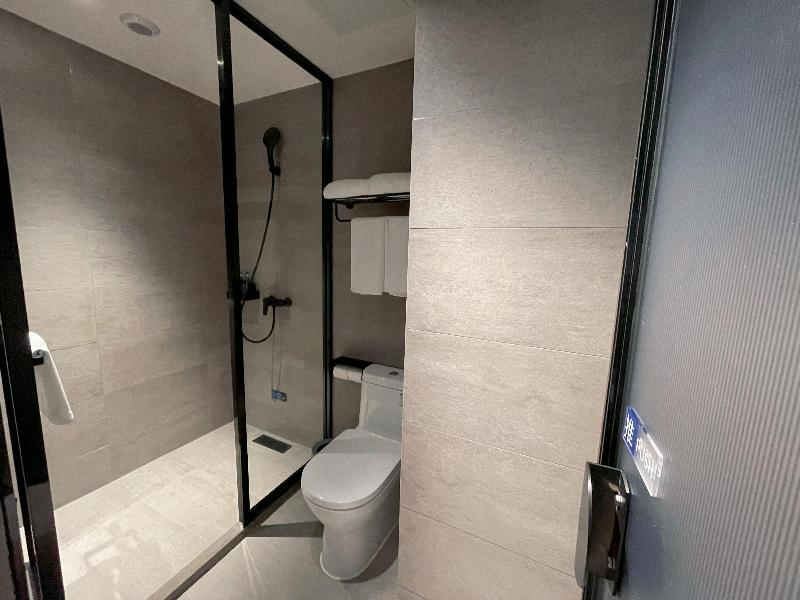 Hanting Hotel Zhuhai Gongbei Port Qinglv Road image