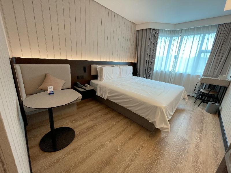 Hanting Hotel Zhuhai Gongbei Port Qinglv Road image