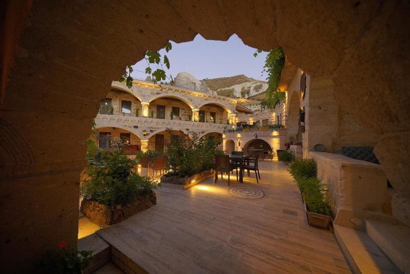 Kayatas Cave Suites Hotel