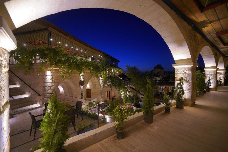 Kayatas Cave Suites Hotel