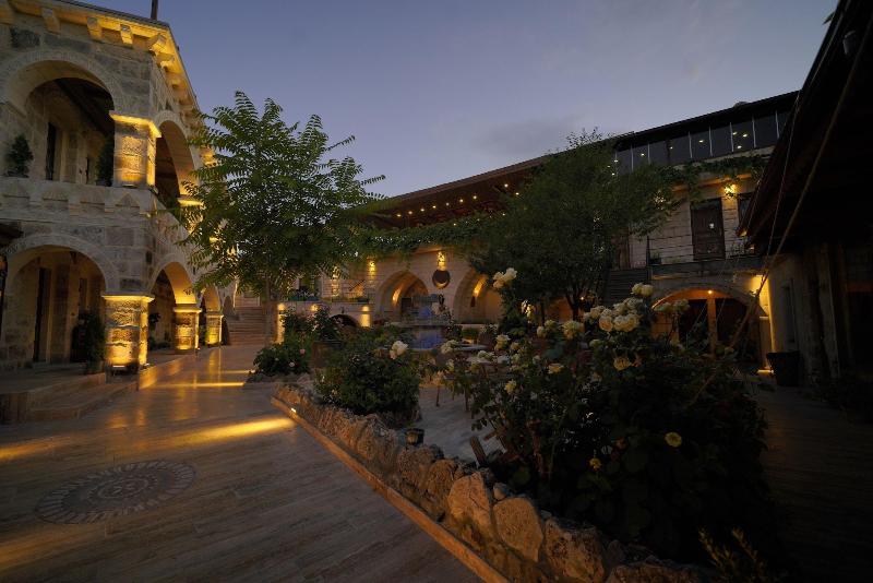 Kayatas Cave Suites Hotel