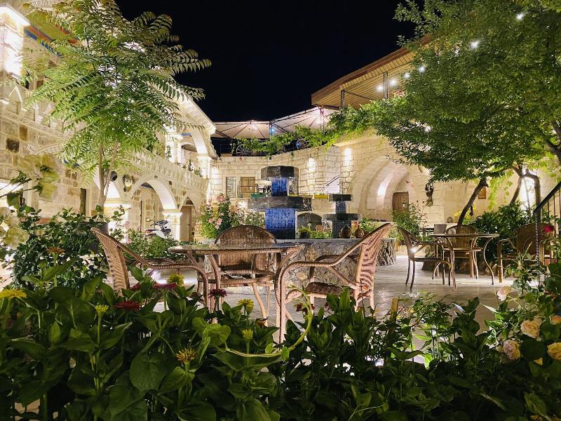 Kayatas Cave Suites Hotel