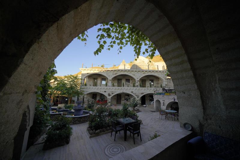 Kayatas Cave Suites Hotel
