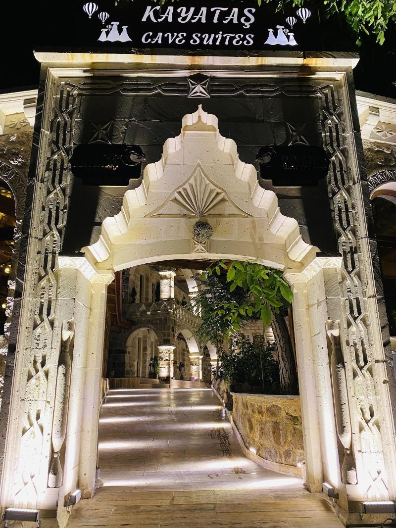 Kayatas Cave Suites Hotel