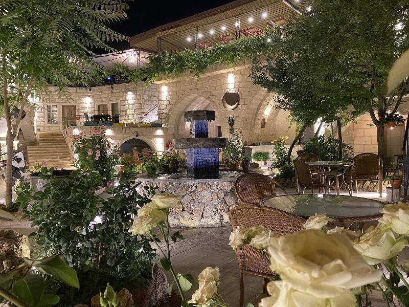 Kayatas Cave Suites Hotel