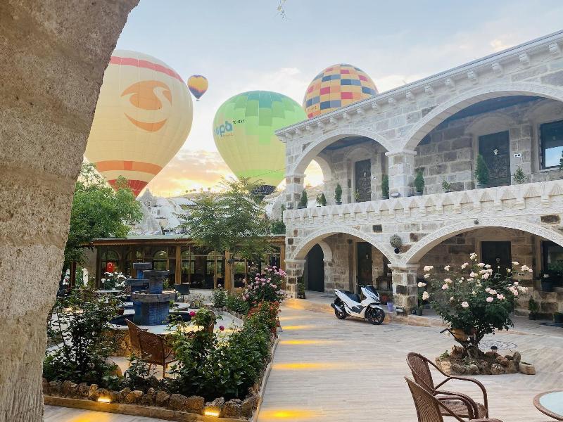 Kayatas Cave Suites Hotel