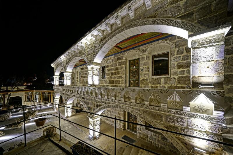Kayatas Cave Suites Hotel