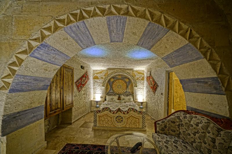 Kayatas Cave Suites Hotel