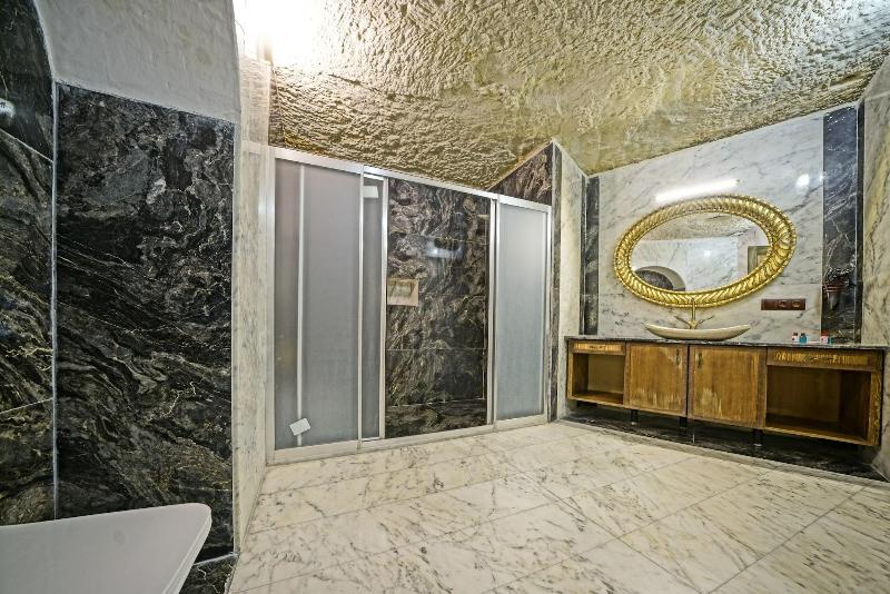 Kayatas Cave Suites Hotel