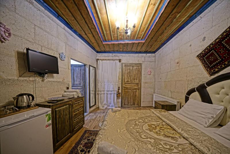 Kayatas Cave Suites Hotel