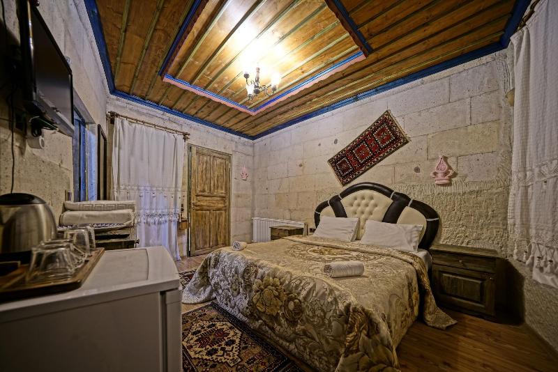 Kayatas Cave Suites Hotel
