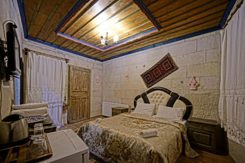 Kayatas Cave Suites Hotel