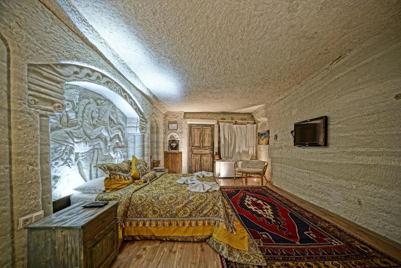 Kayatas Cave Suites Hotel