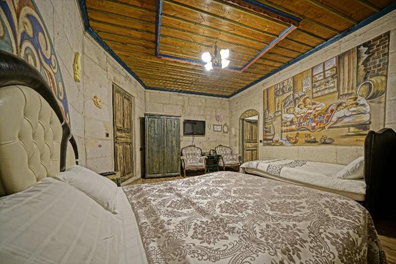 Kayatas Cave Suites Hotel