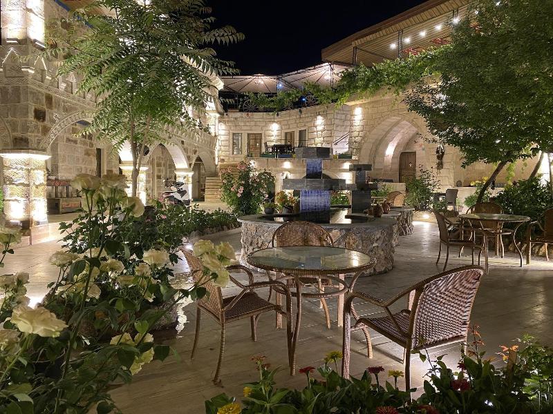 Kayatas Cave Suites Hotel