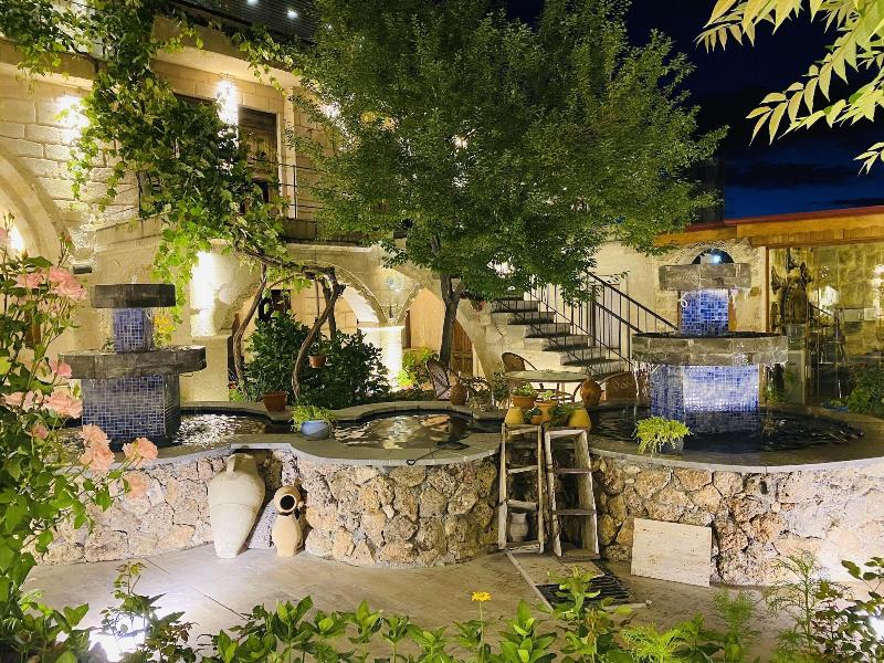 Kayatas Cave Suites Hotel