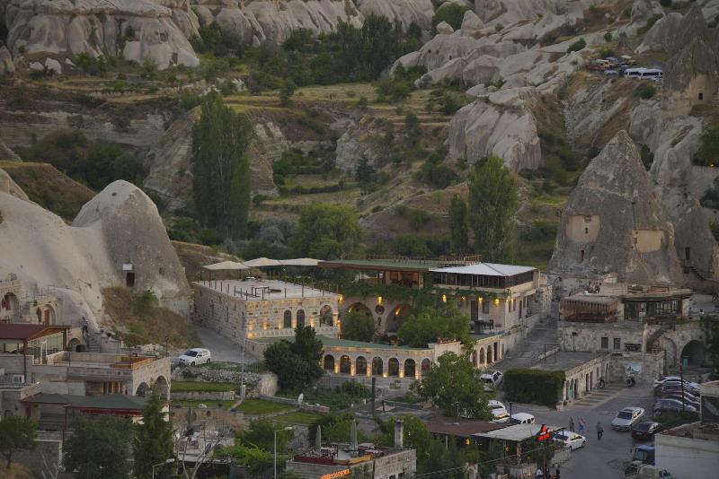 Kayatas Cave Suites Hotel