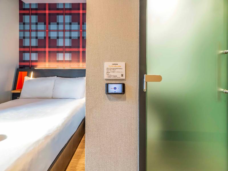 easyHotel Dublin City Centre image