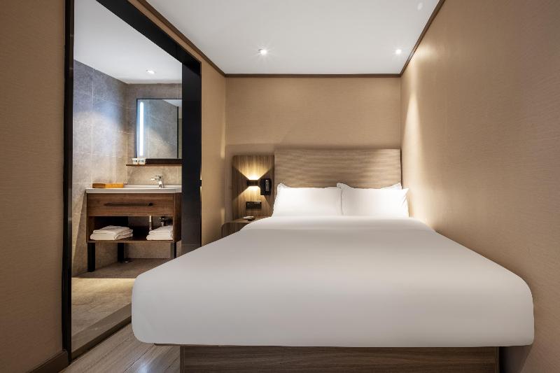 DOUBLE QUEEN SIZE BED