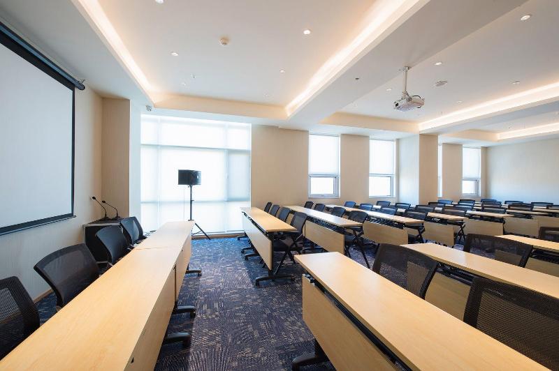 JI Hotel Dalian Changxing Island Economic Zon image