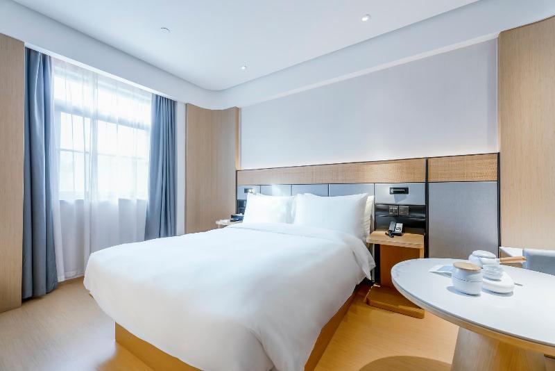 JI Hotel Xiamen Municipal Government Bailuzho image