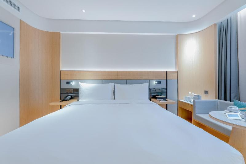 JI Hotel Xiamen Municipal Government Bailuzho image
