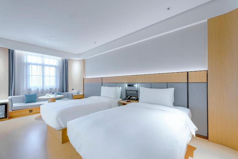 JI Hotel Xiamen Municipal Government Bailuzho image