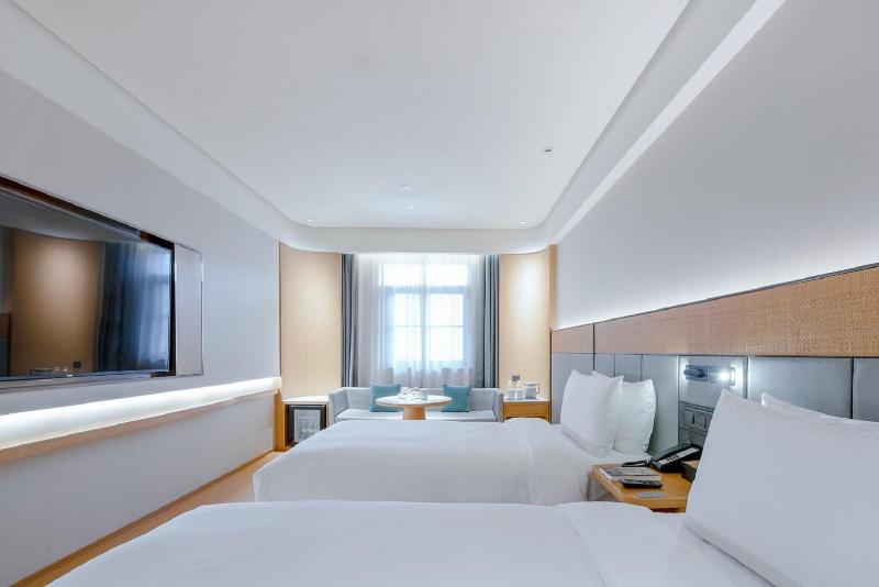 JI Hotel Xiamen Municipal Government Bailuzho image