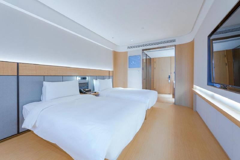 JI Hotel Xiamen Municipal Government Bailuzho image