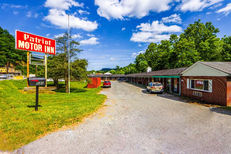 Patriot Inn Motel Beaver WV image