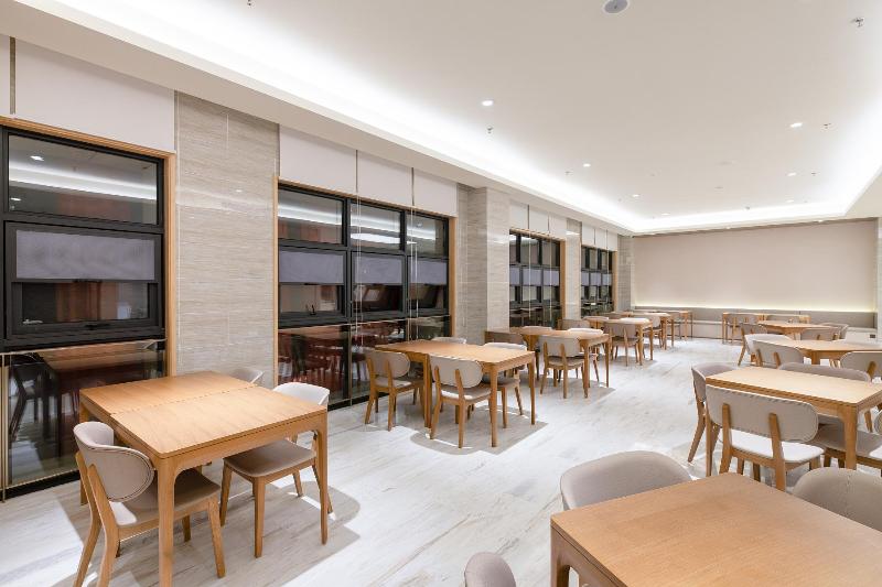 Ji Hotel Ziyang Songda Plaza image