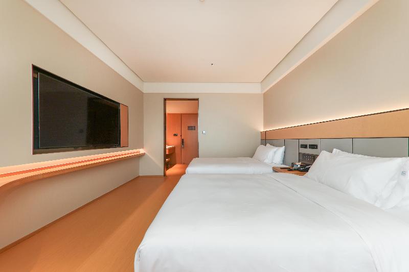 Ji Hotel Cixi Sports Center image