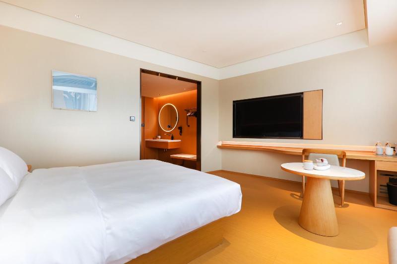 Ji Hotel Cixi Sports Center image