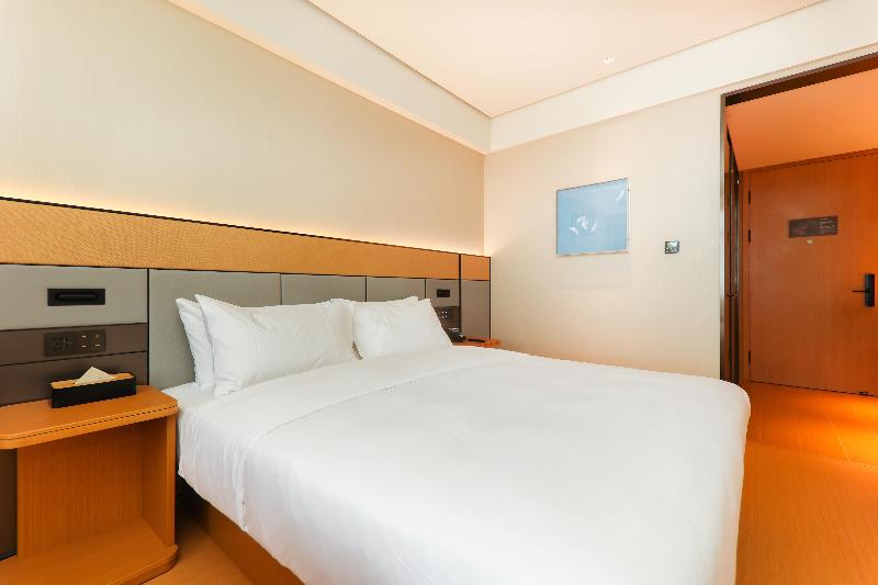 Ji Hotel Cixi Sports Center image