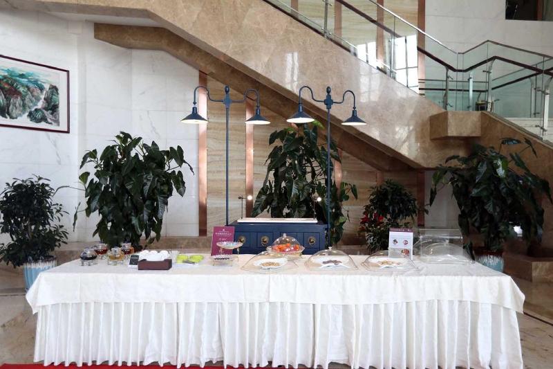 Lobby & Reception